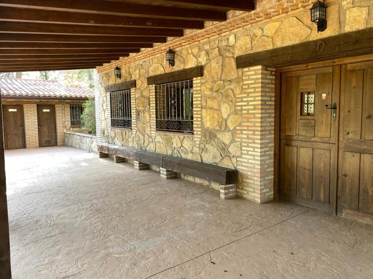 Casa Valdesanmartin - Country House, 10500Sqm, Pool, Paddel & Bbq El Tiemblo Exterior foto
